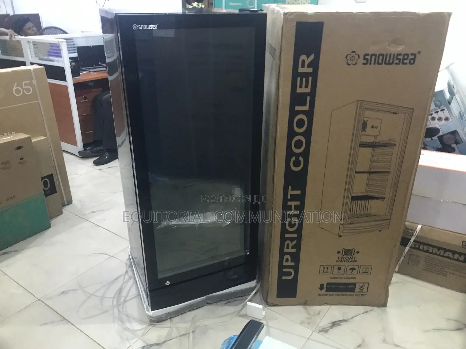Snowsea Lc-270w Mini-Mart Upright Glass Chiller