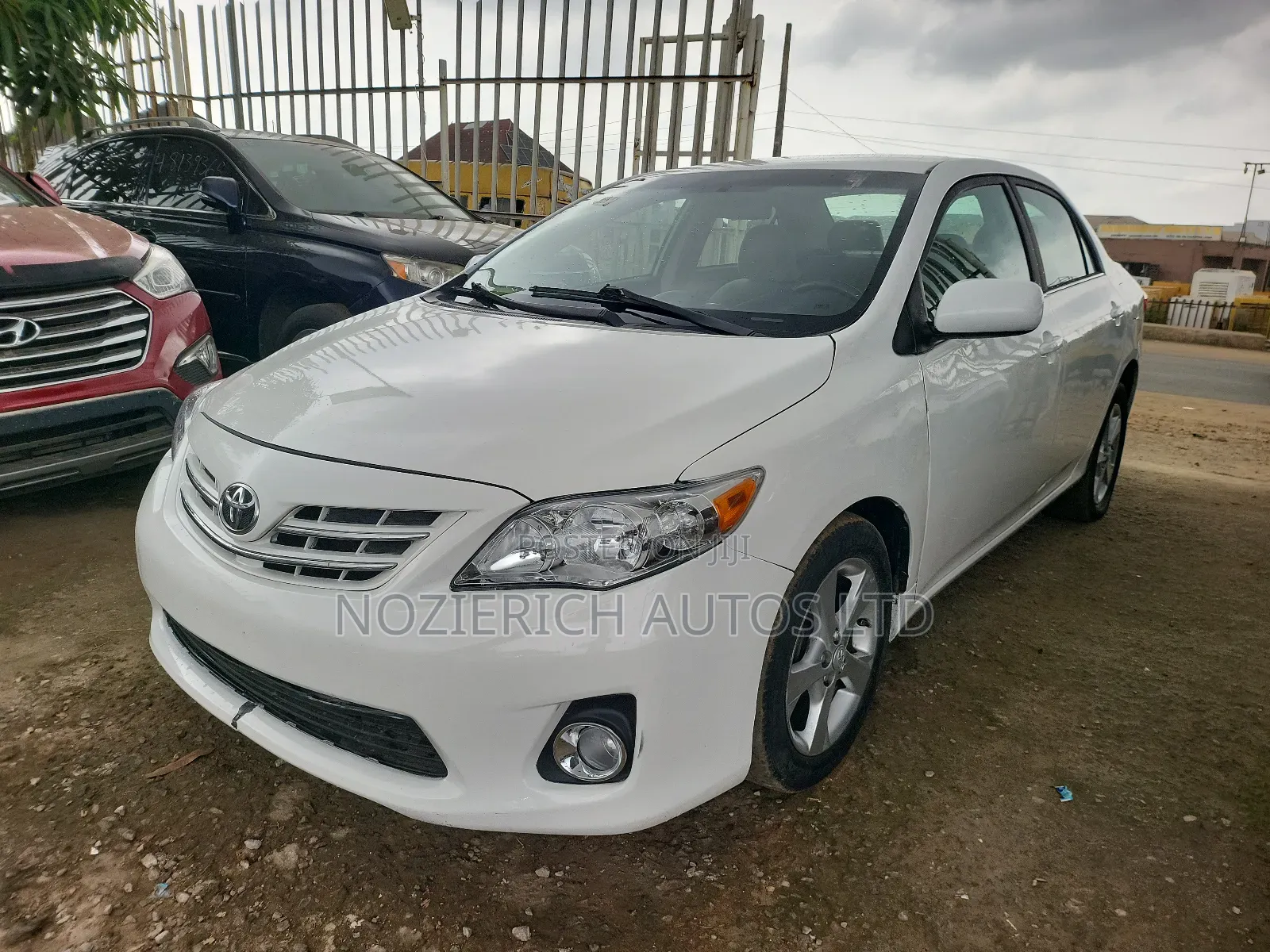 Toyota Corolla LE 4dr Sedan (1.8L 4cyl 4A) 2013 White
