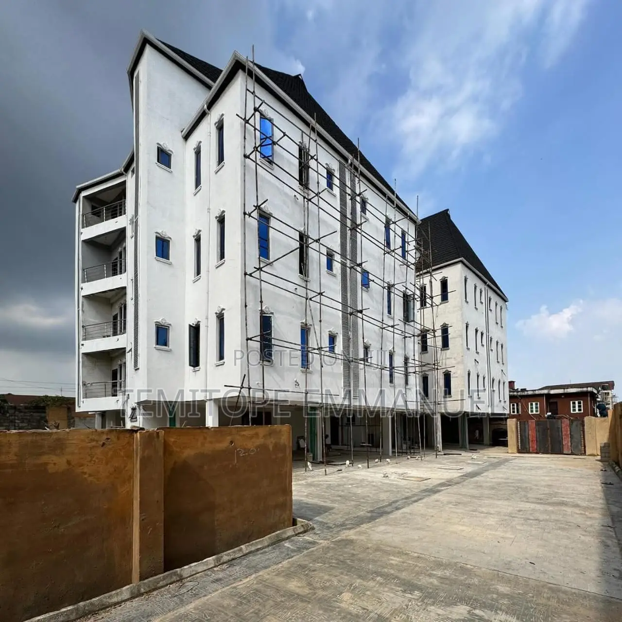 Furnished 3bdrm Apartment in Yaba, Lagos for sale