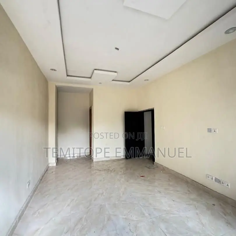Furnished 3bdrm Apartment in Yaba, Lagos for sale