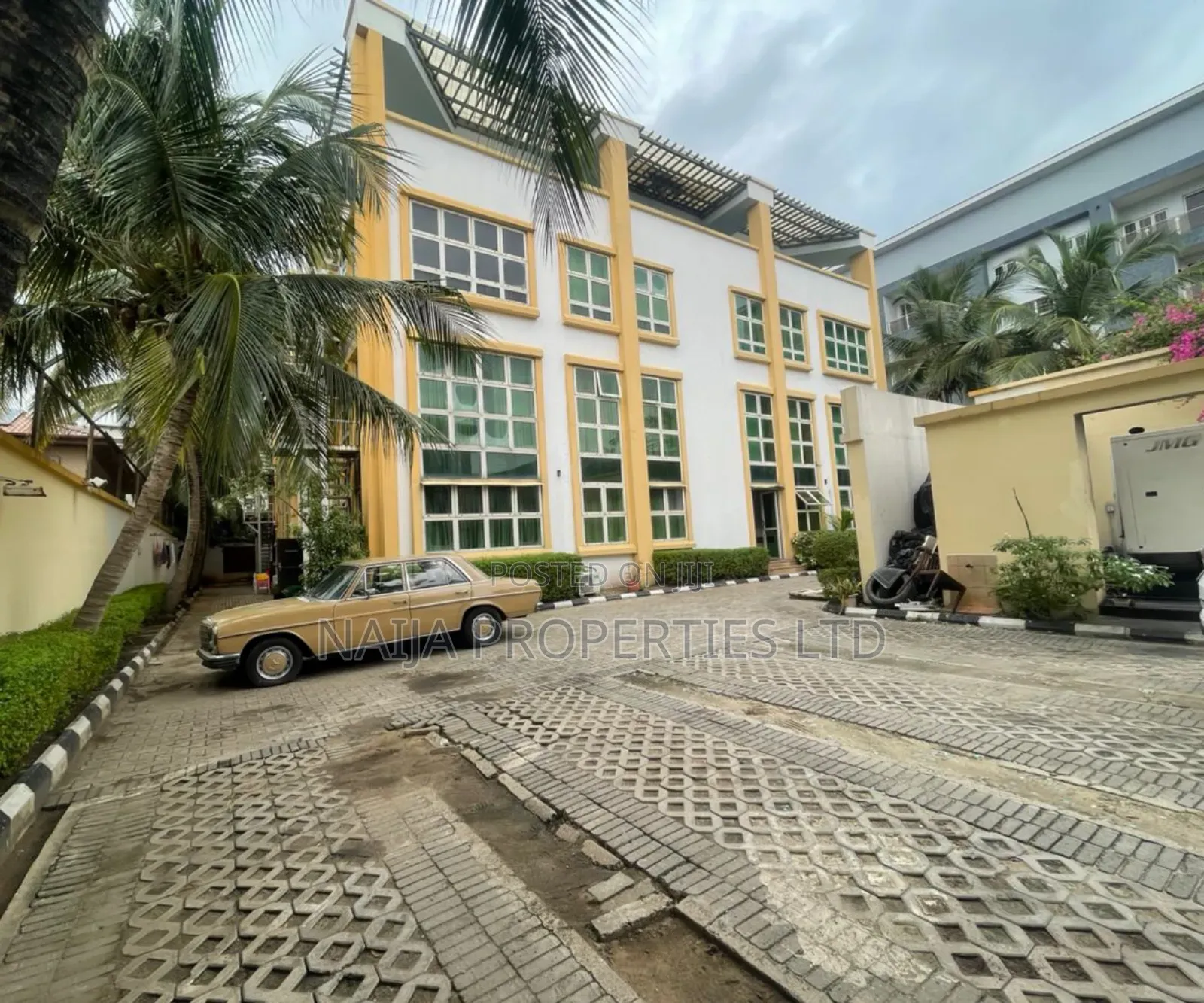 2bdrm Block of Flats in Oniru Estate, Victoria Island for sale