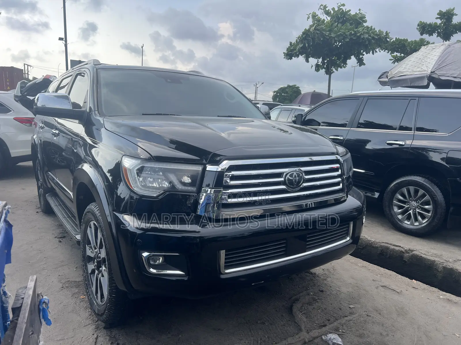 Toyota Sequoia Platinum 4x4 2019 Black