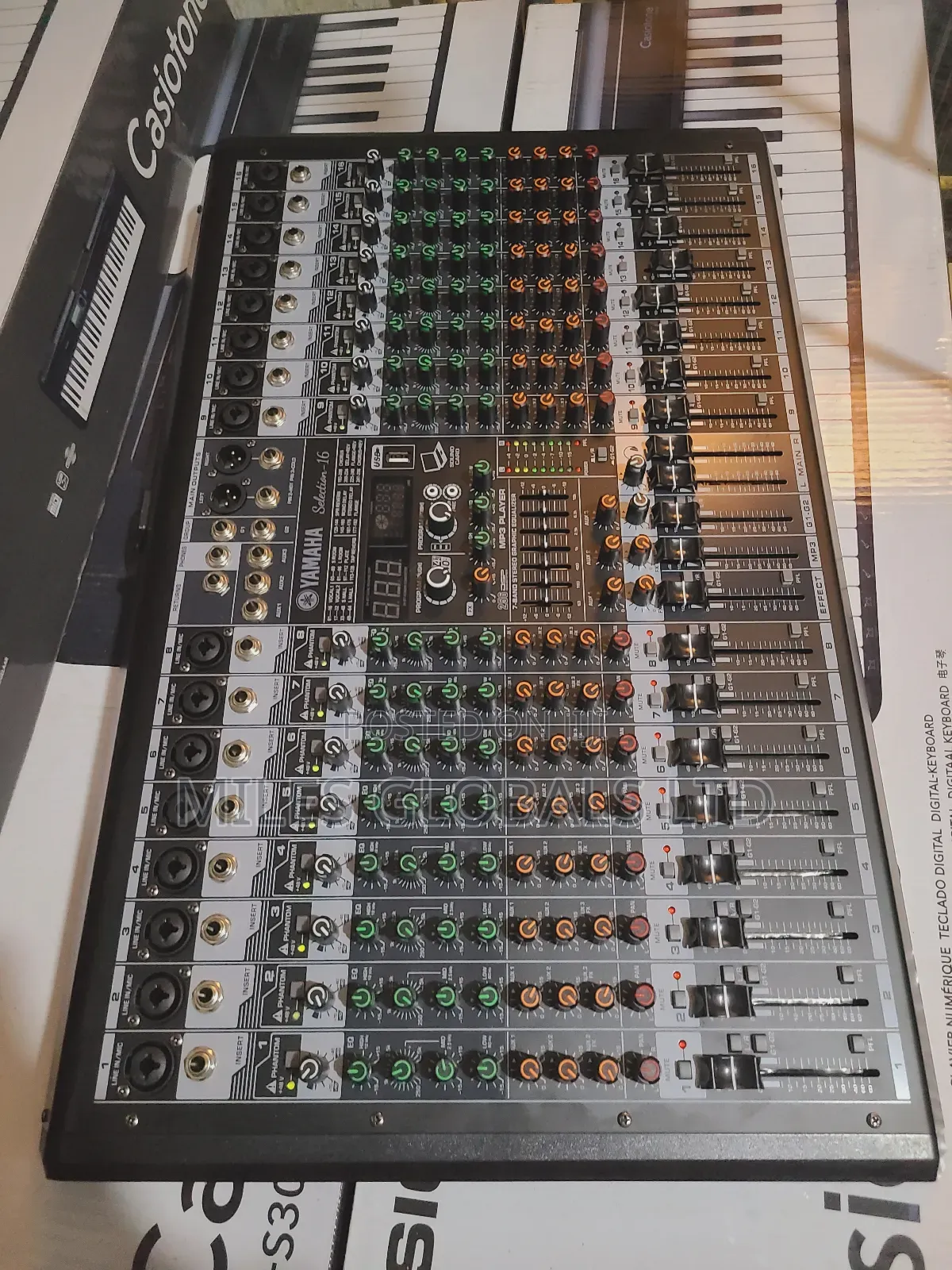 Yamaha 16channel Mixer