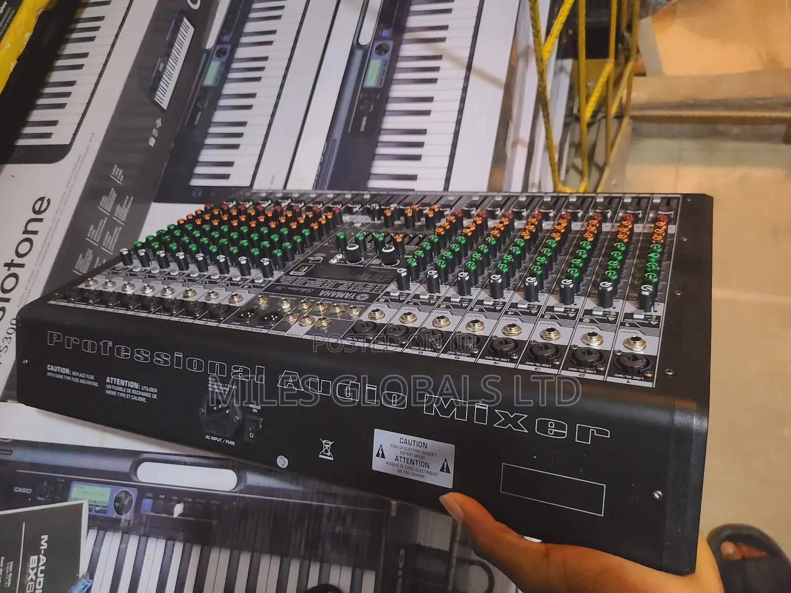 Yamaha 16channel Mixer