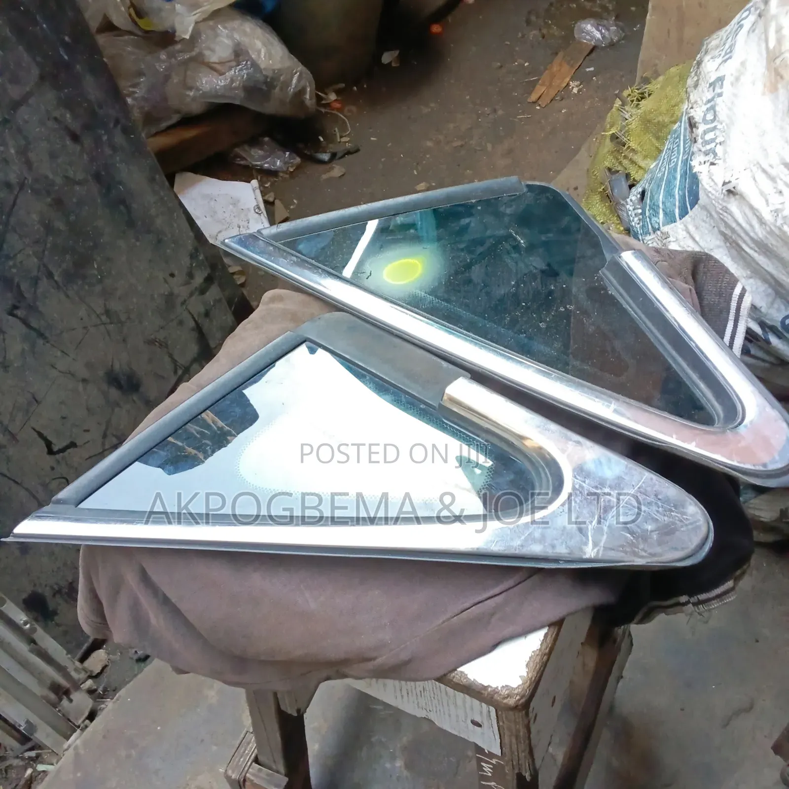 Vent Glass for Toyota, Lexus Mercedes