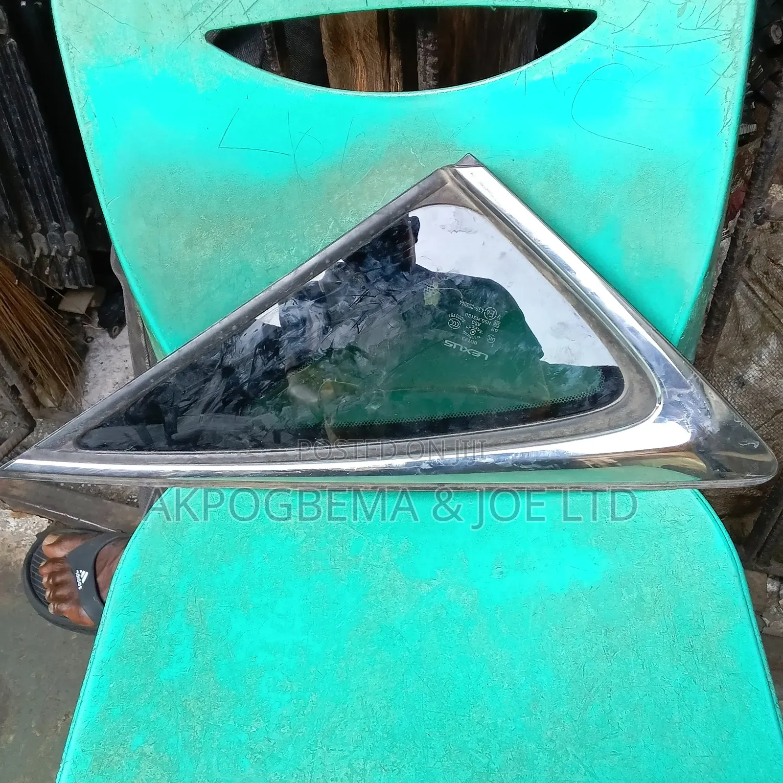 Vent Glass for Toyota, Lexus Mercedes