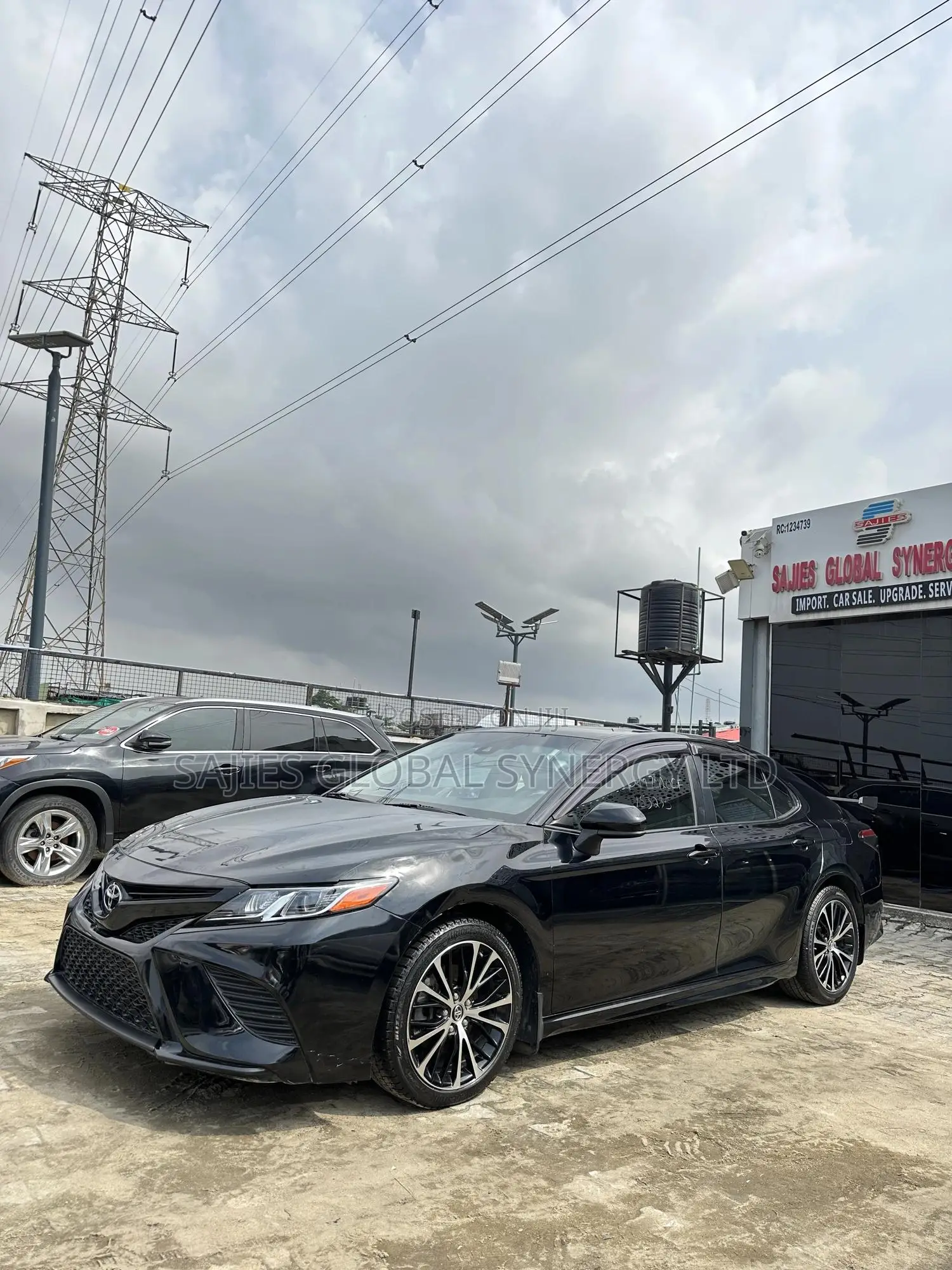 Toyota Camry SE FWD (2.5L 4cyl 8AM) 2018 Black