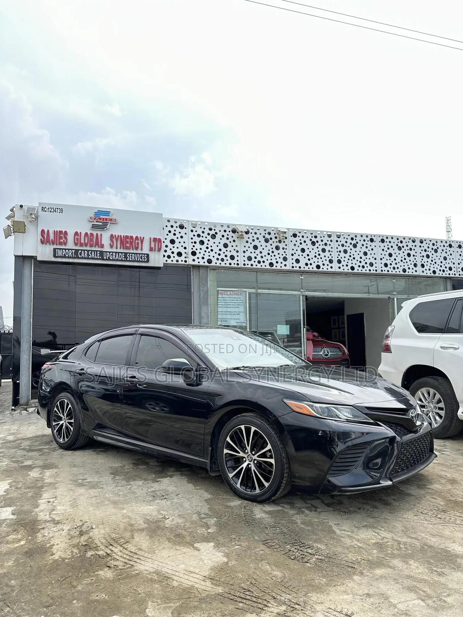 Toyota Camry SE FWD (2.5L 4cyl 8AM) 2018 Black