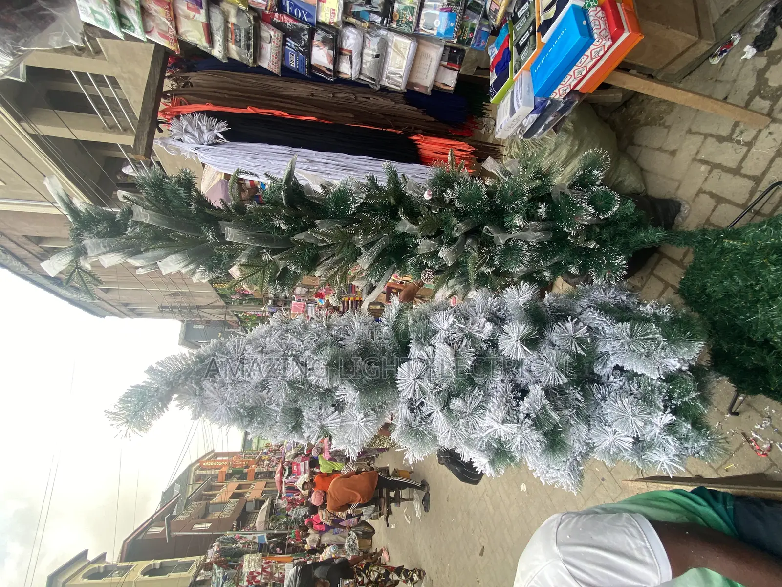 7 Fit Christmas Tree With Snow