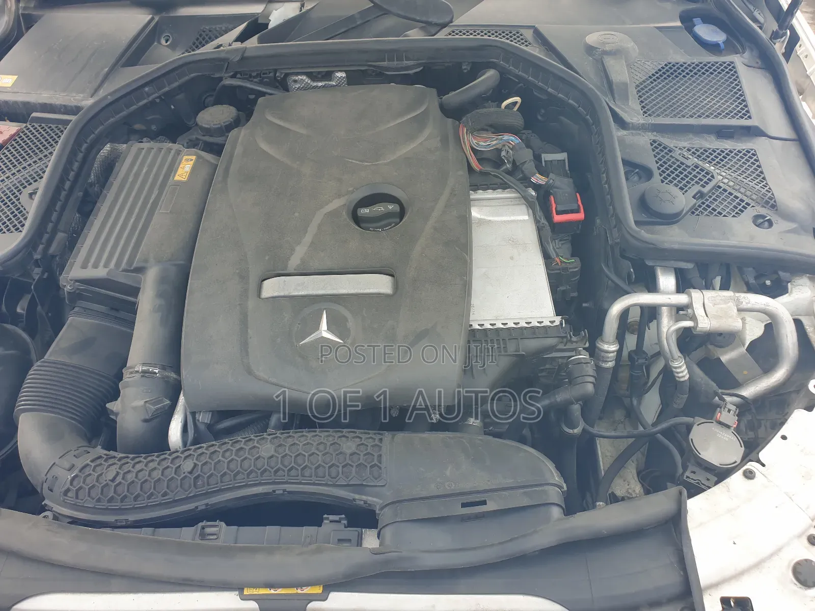 Mercedes-Benz C300 Luxury 4dr AWD 4Matic Sedan (2.0L 4cyl 7A) 2015