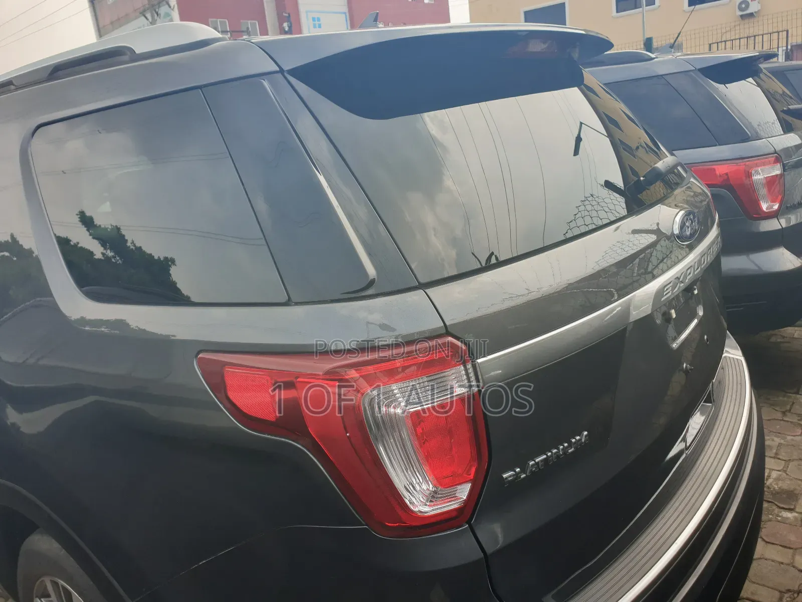 Ford Explorer Platinum AWD 2019 Gray