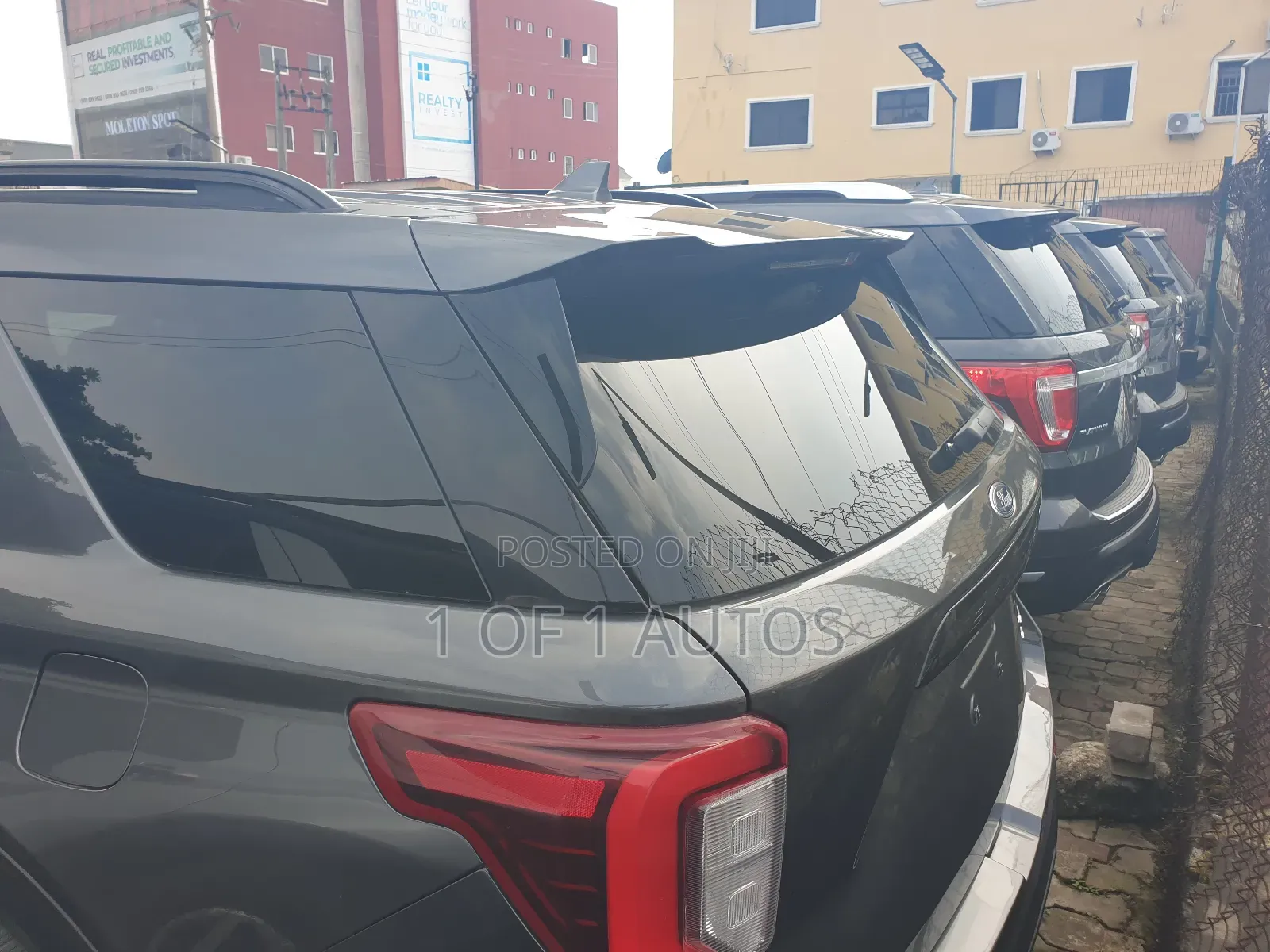 Ford Explorer Platinum 2021 Black