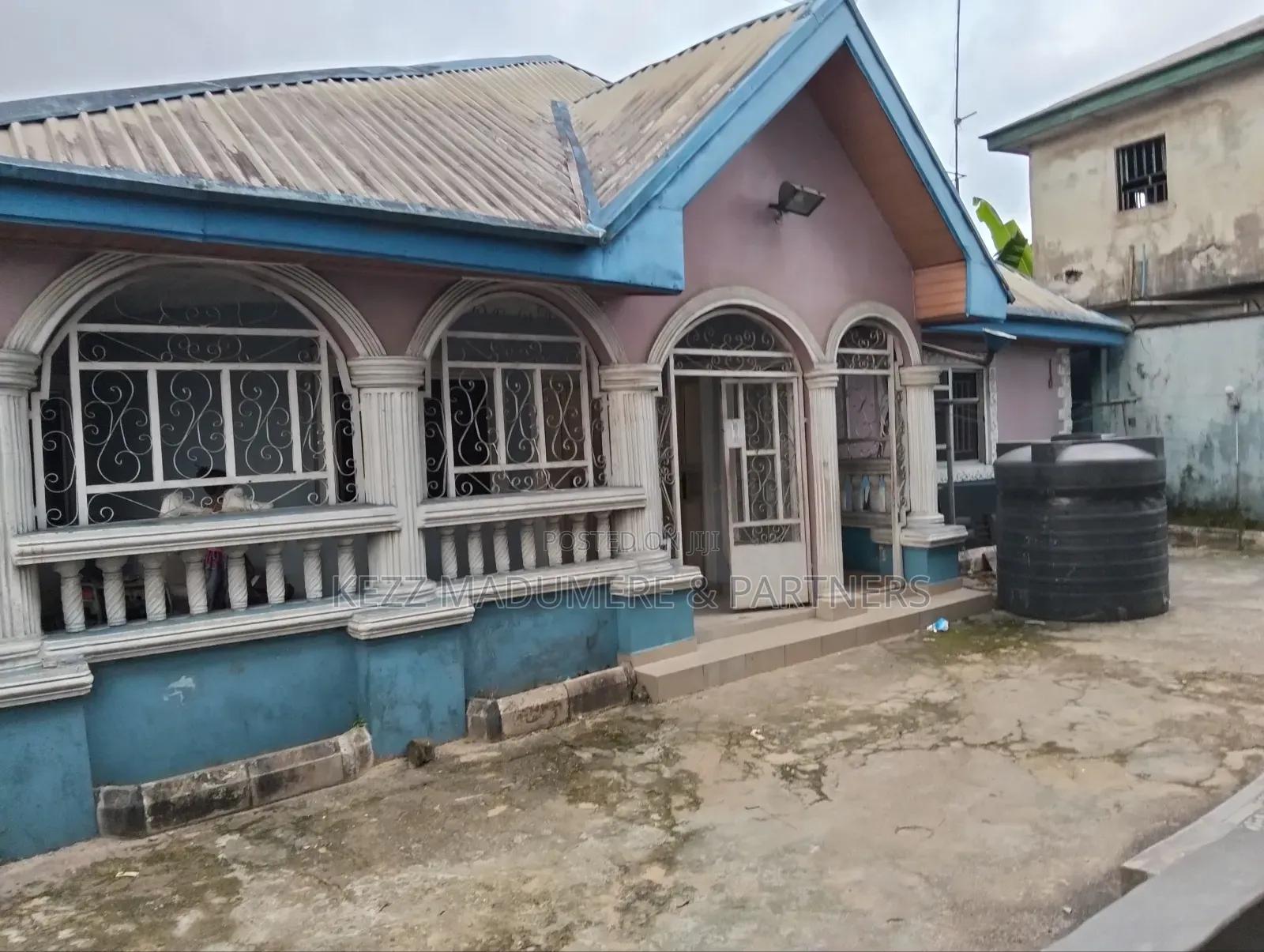 8bdrm Bungalow in Off Sars Road , Port for sale