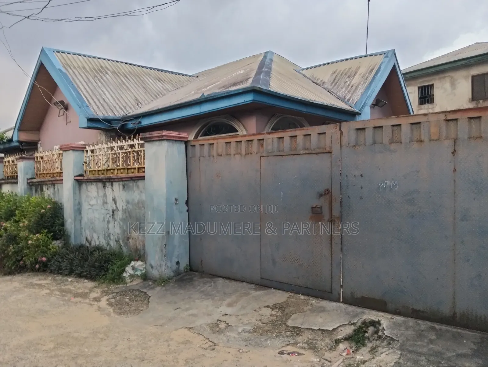 8bdrm Bungalow in Off Sars Road , Port for sale