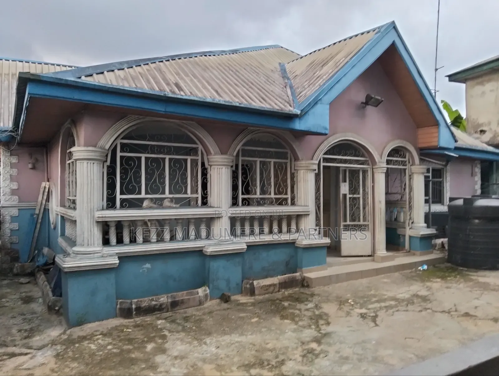 8bdrm Bungalow in Off Sars Road , Port for sale
