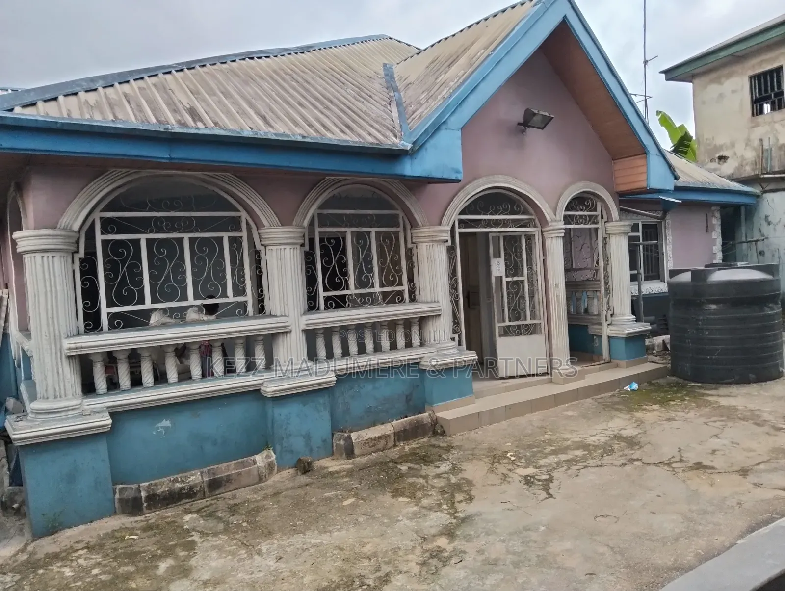 8bdrm Bungalow in Off Sars Road , Port for sale