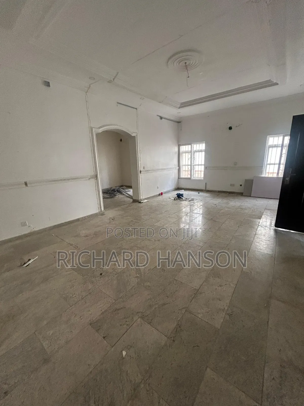 Commercial Building on 1050sqm in V.I for N6.5b