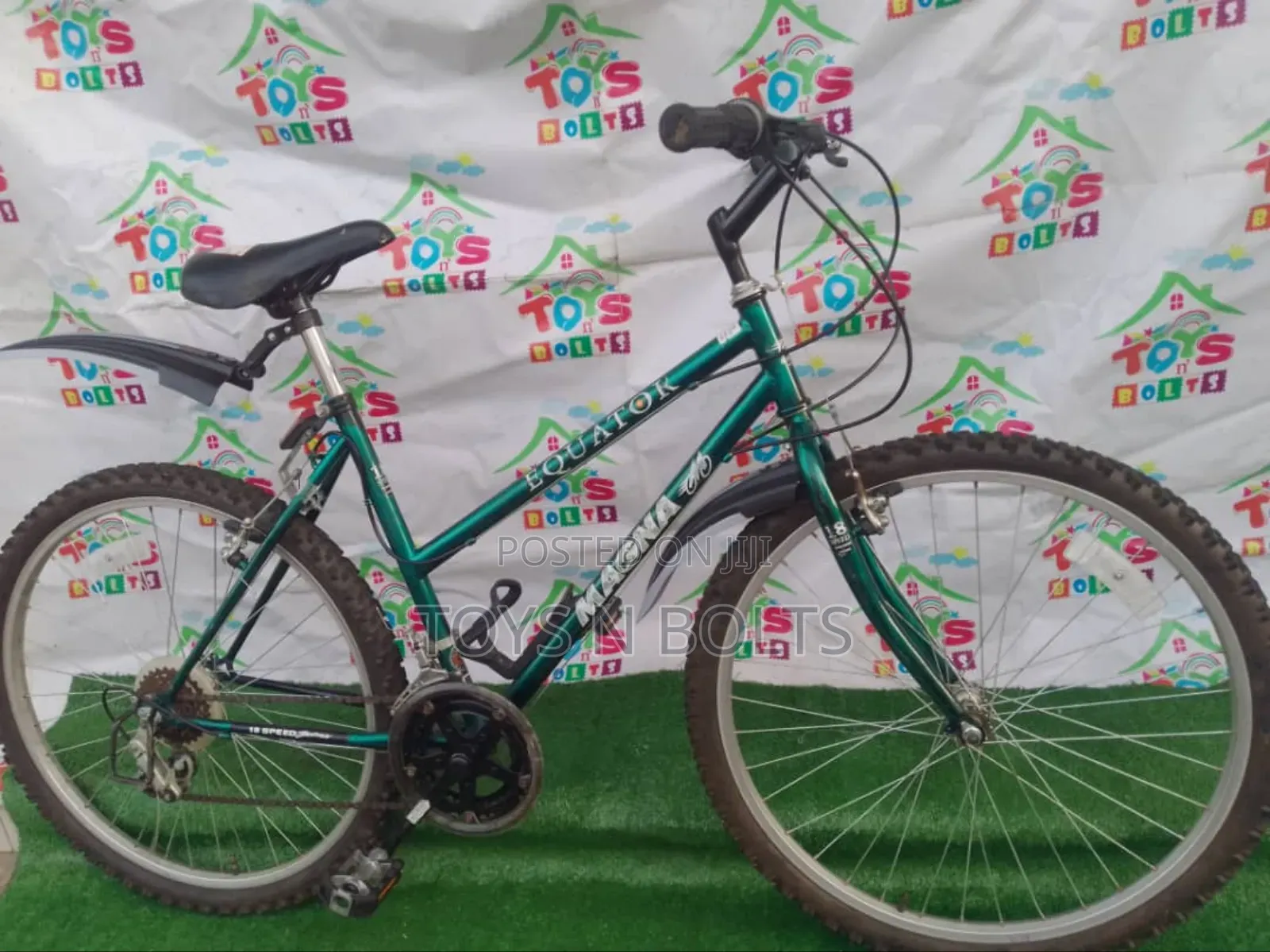 Adult Bicycle Size 26 Magna With Water Bottle Holder