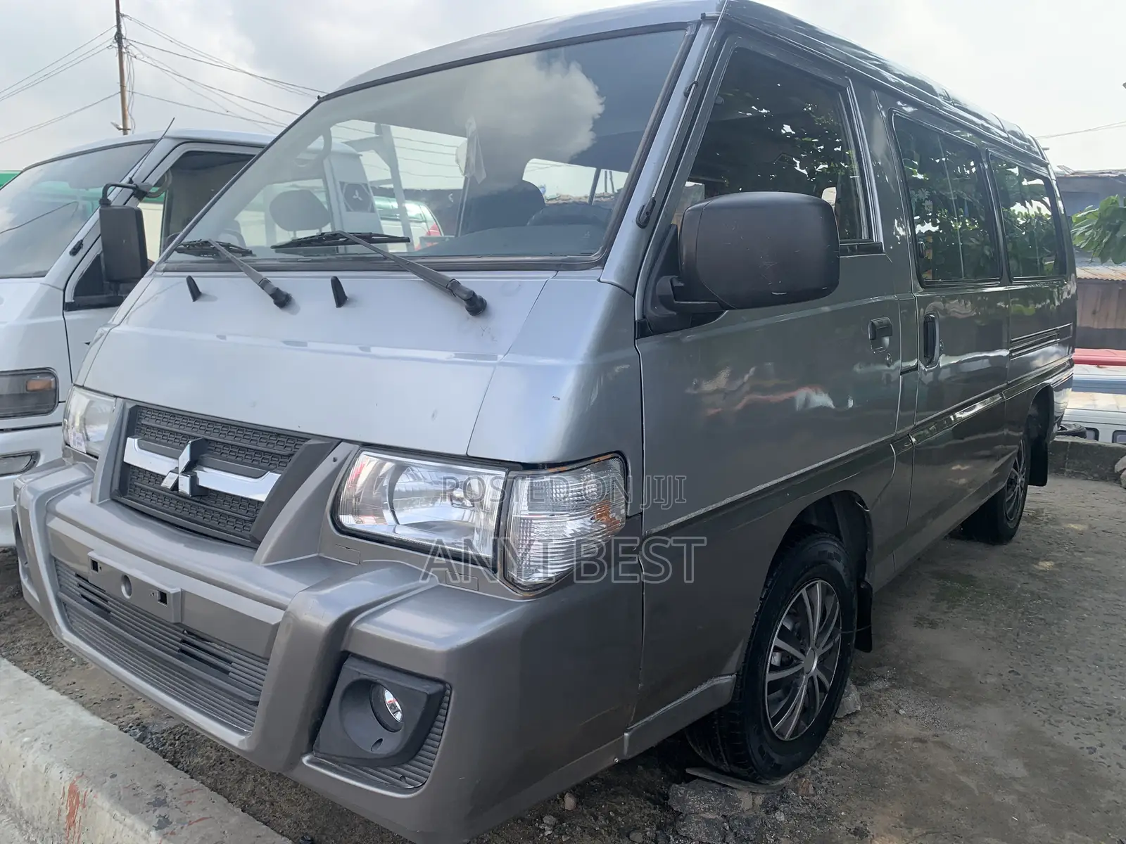 Mitsubishi Delica 2014 Silver