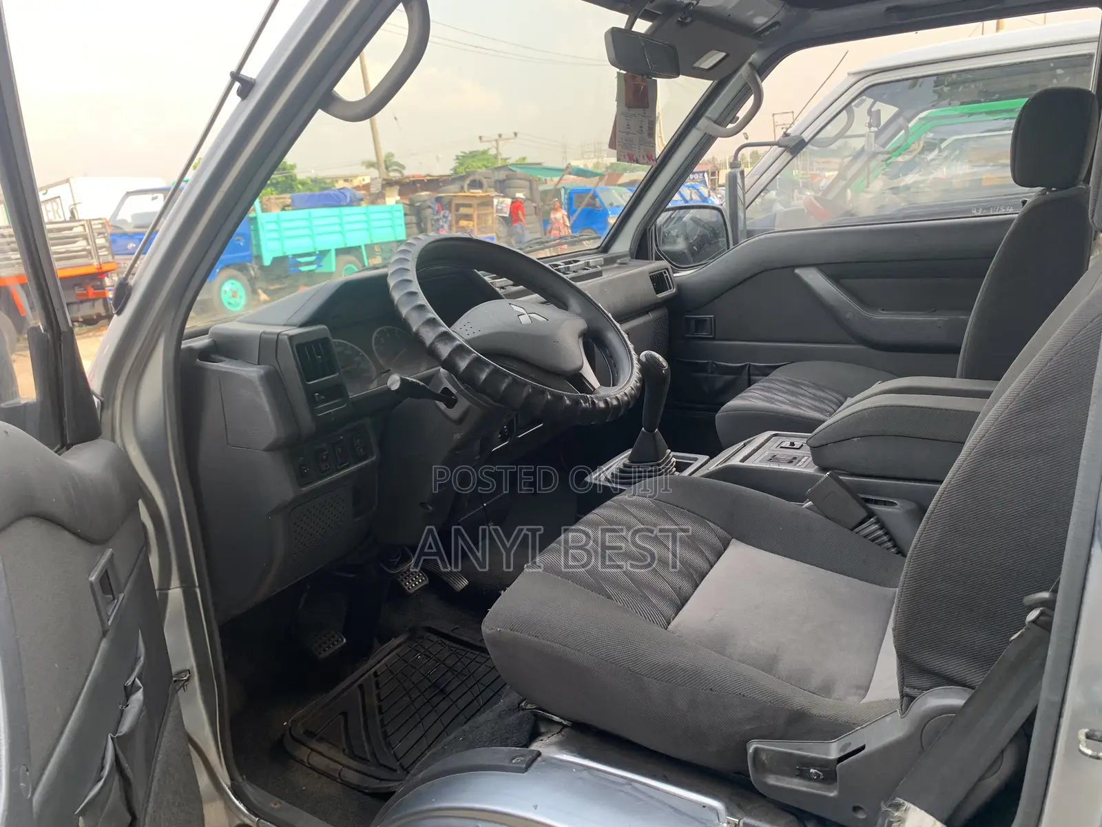 Mitsubishi Delica 2014 Silver