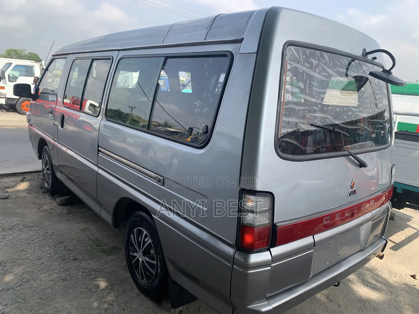 Mitsubishi Delica 2014 Silver