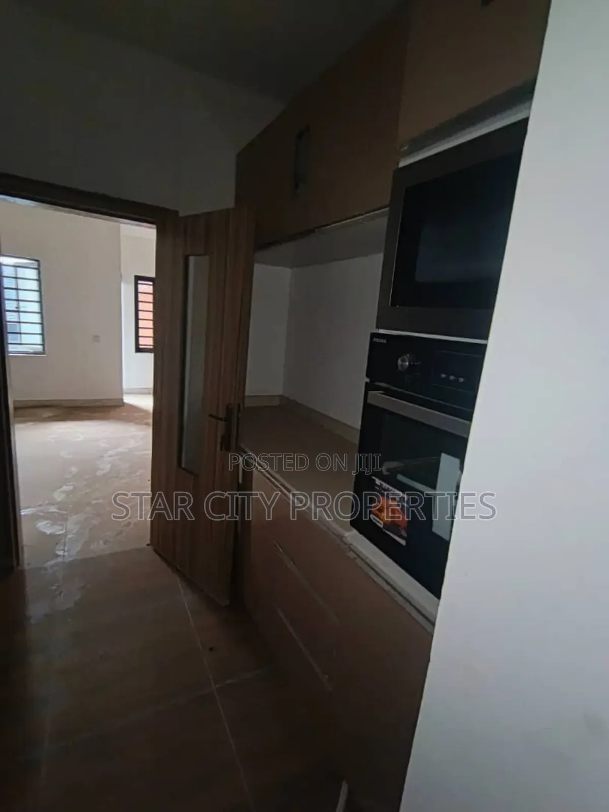 3bdrm Apartment in Ikeja, Mobolaji Bank Anthony Way for rent