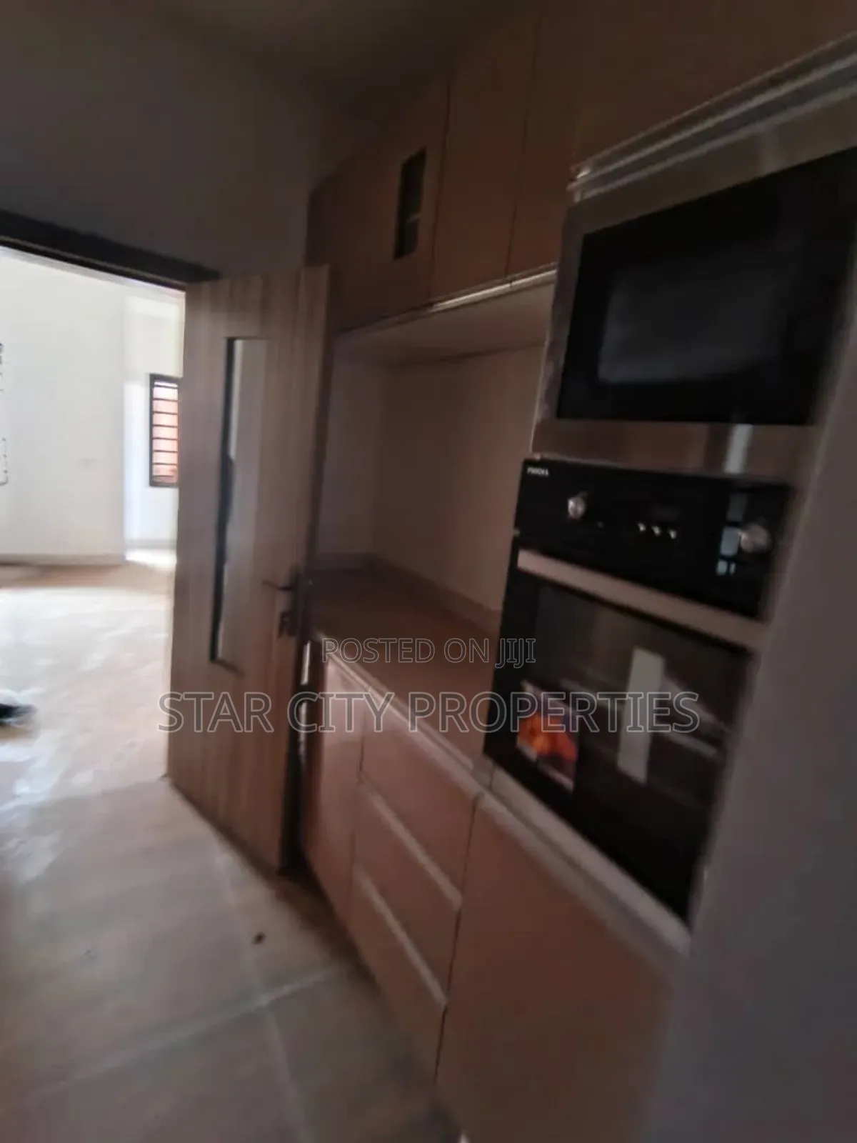 3bdrm Apartment in Ikeja, Mobolaji Bank Anthony Way for rent