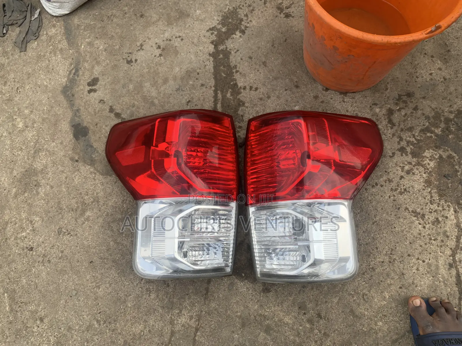 Tail Lights Toyota Tundra 2008