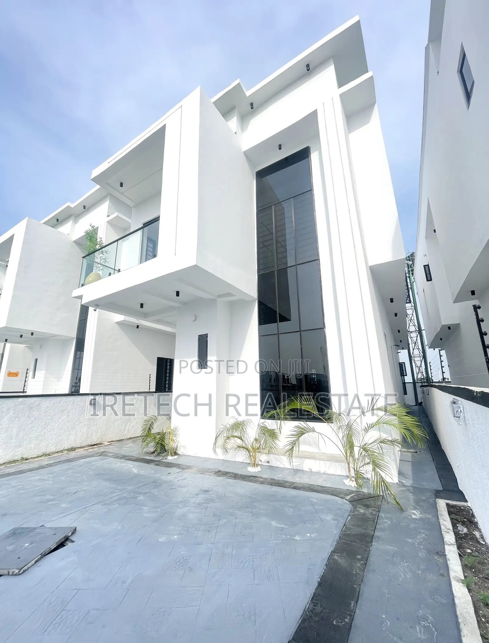 4bdrm Duplex in Ajah In A Gated, Off Lekki-Epe Expressway for sale