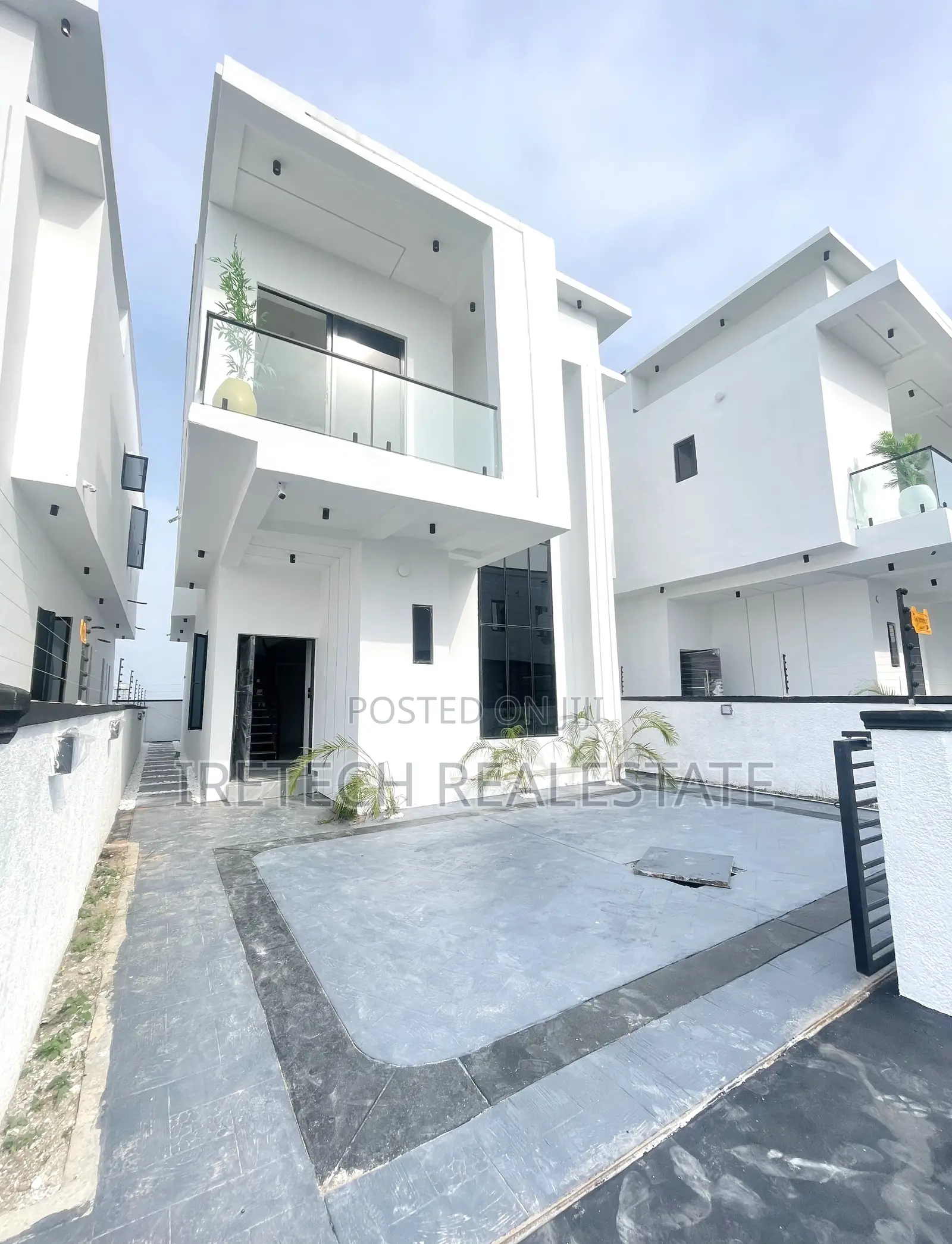 4bdrm Duplex in Ajah In A Gated, Off Lekki-Epe Expressway for sale