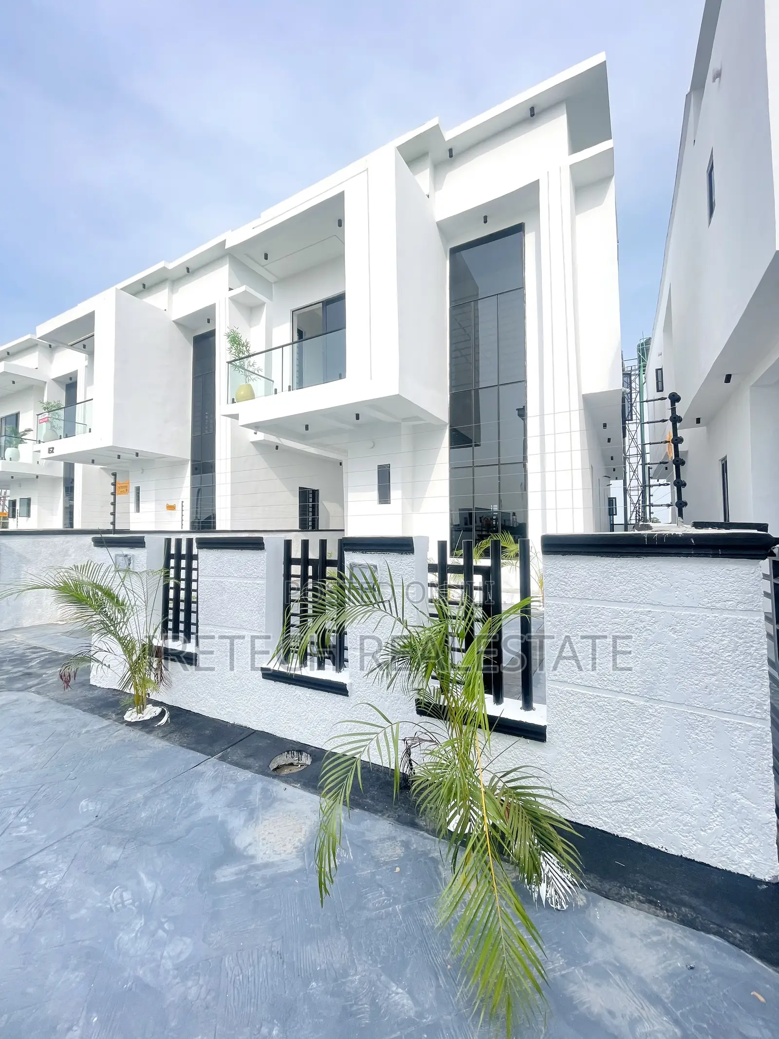 4bdrm Duplex in Ajah In A Gated, Off Lekki-Epe Expressway for sale