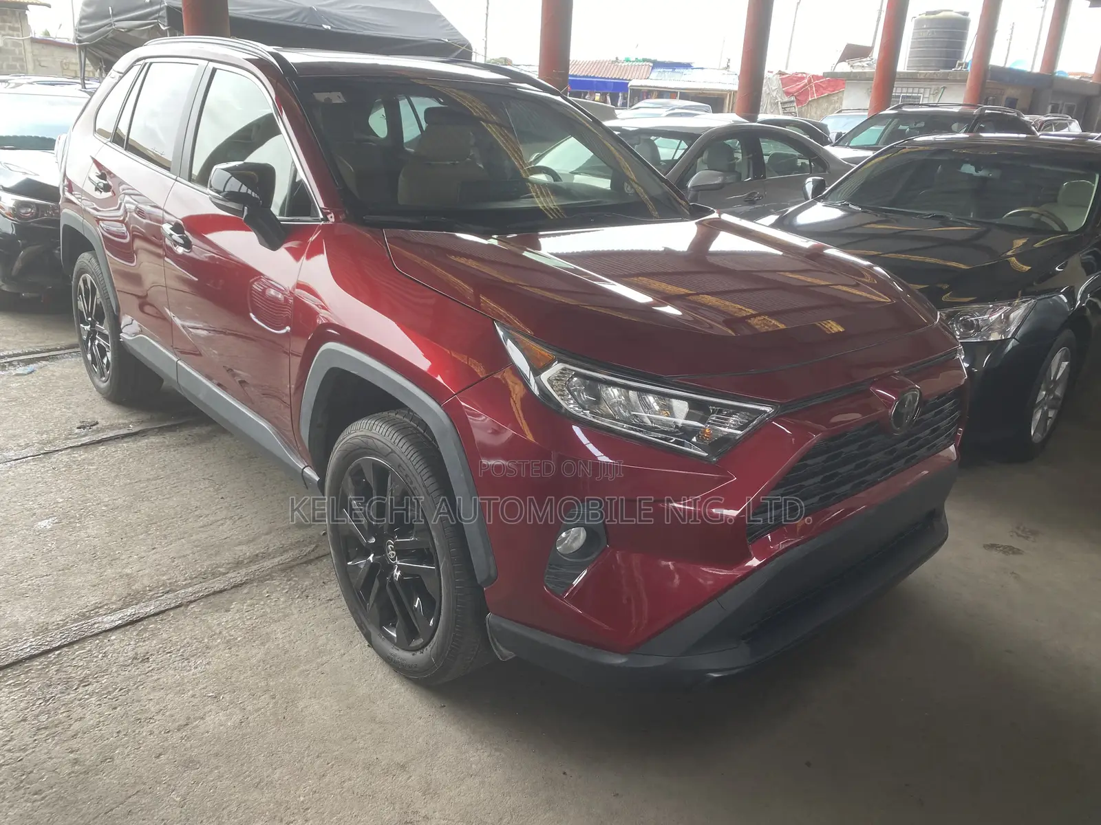 Toyota RAV4 XLE 2021 Red
