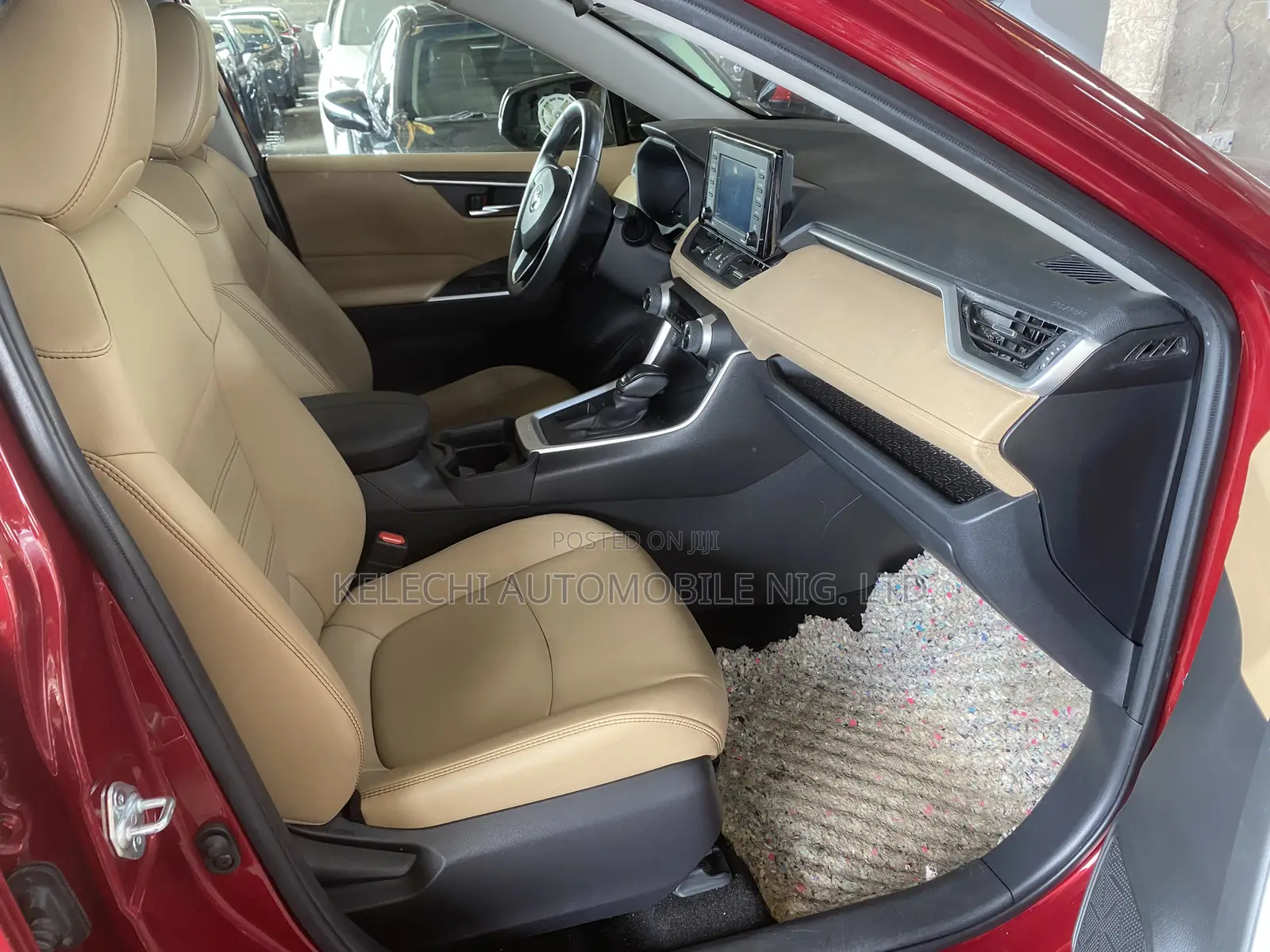 Toyota RAV4 XLE 2021 Red