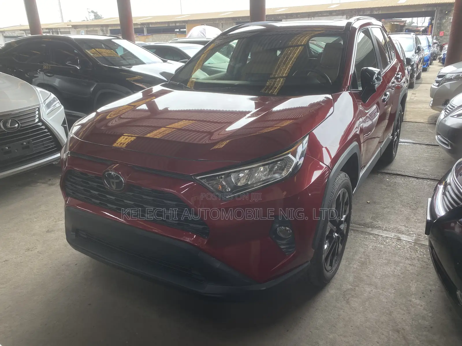 Toyota RAV4 XLE 2021 Red