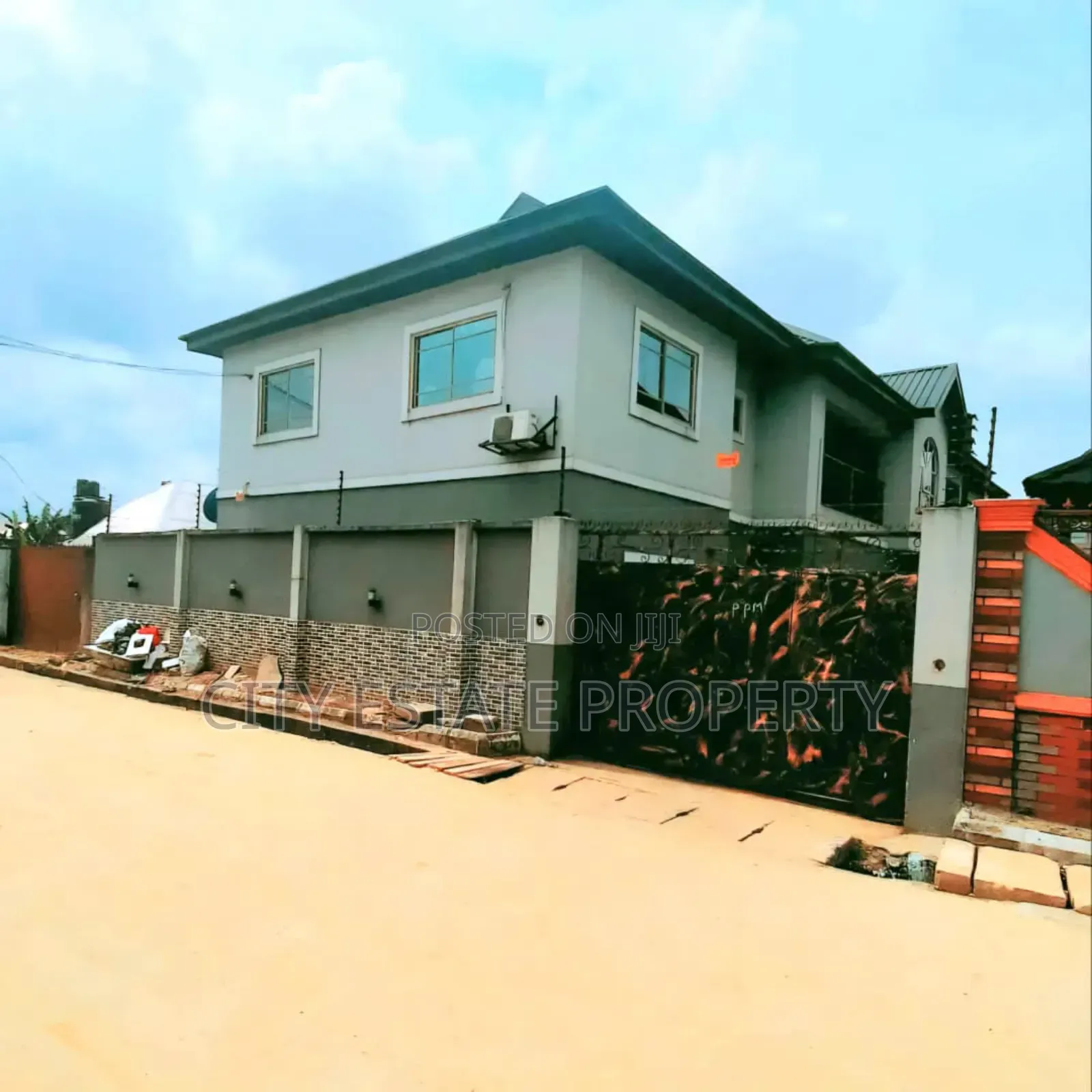 8bdrm Block of Flats in Royal Estate, Port-Harcourt for sale