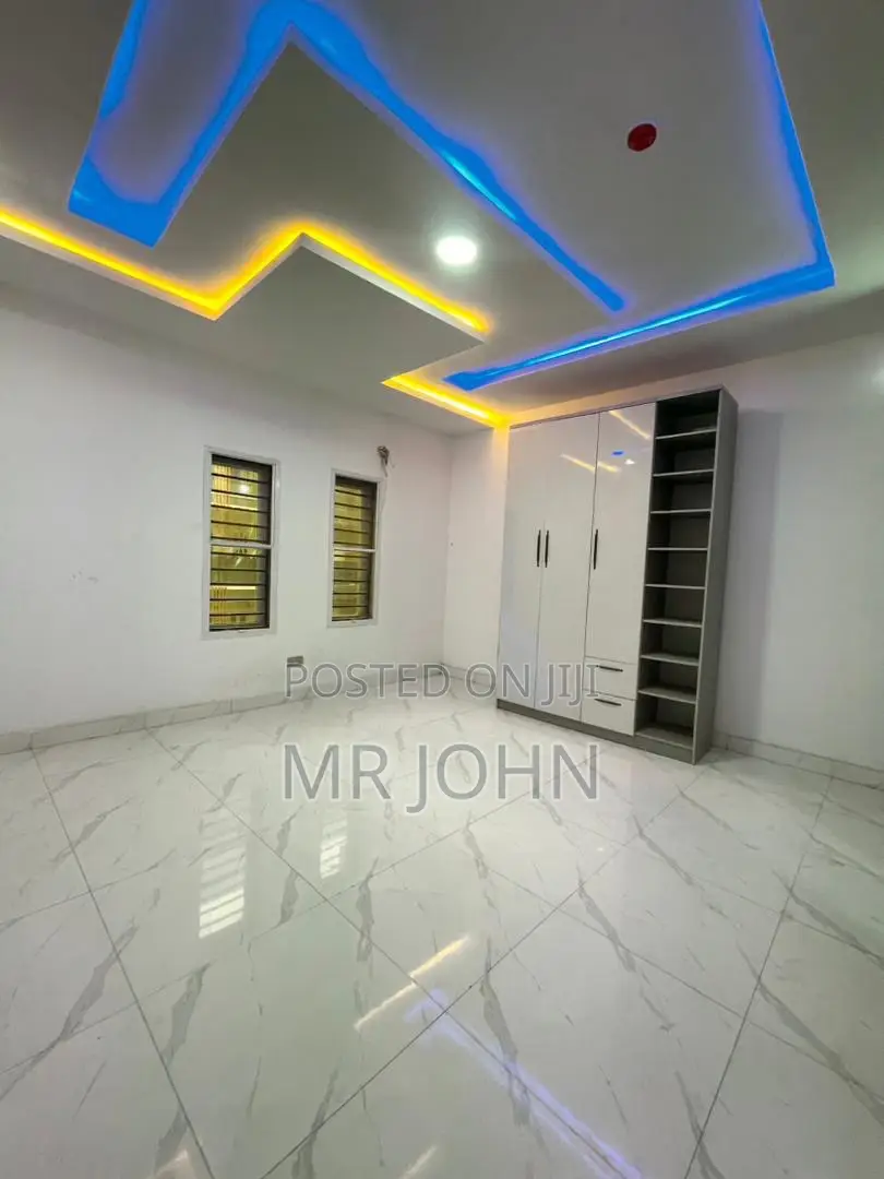 2bdrm Apartment in Lekki 1 for rent