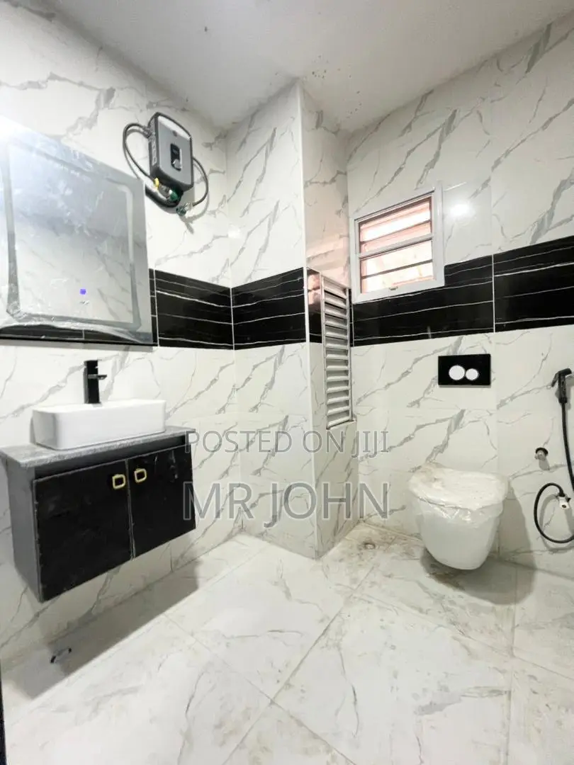 2bdrm Apartment in Lekki 1 for rent