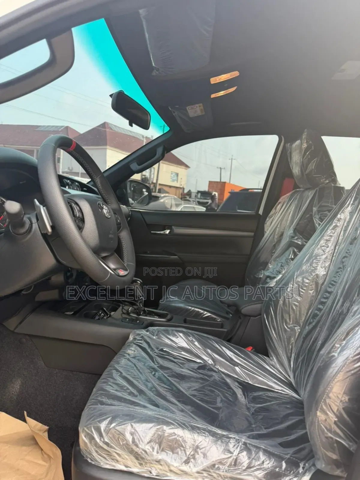 New Toyota Hilux 2025 White