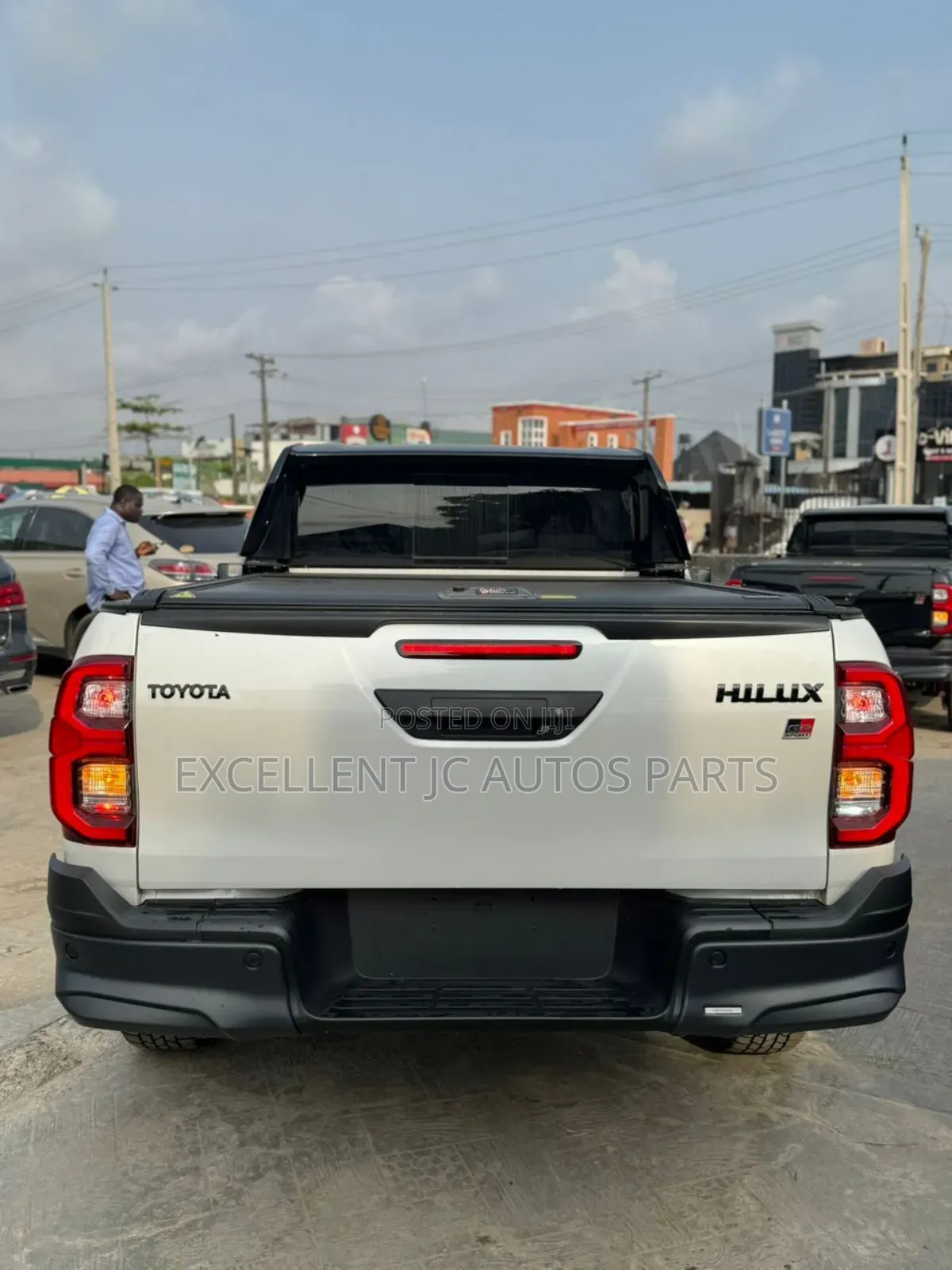New Toyota Hilux 2025 White