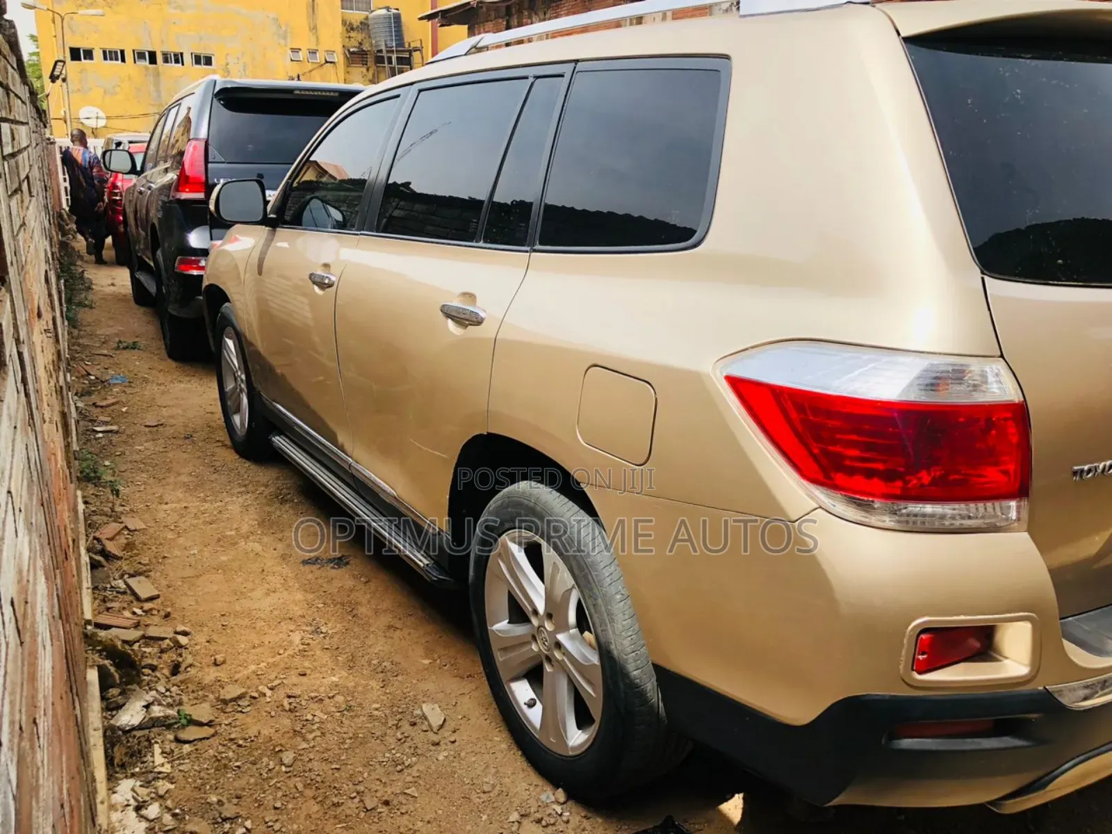 Toyota Highlander Limited 2010 Gold