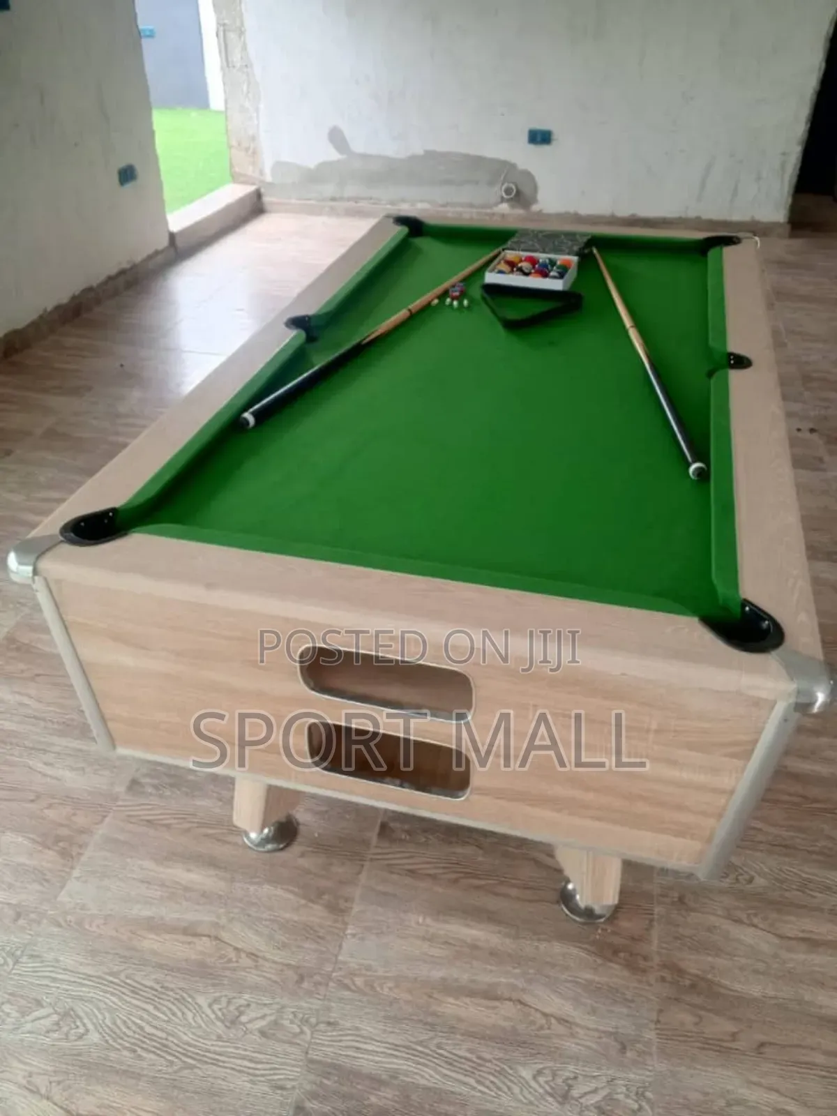 Local Marble Switch Pool Table With Accessories