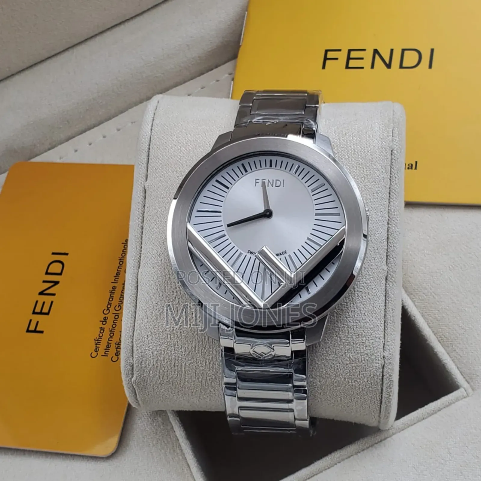 *Fendi Women’S Battery‐Powered Chain‐Strap Watch*