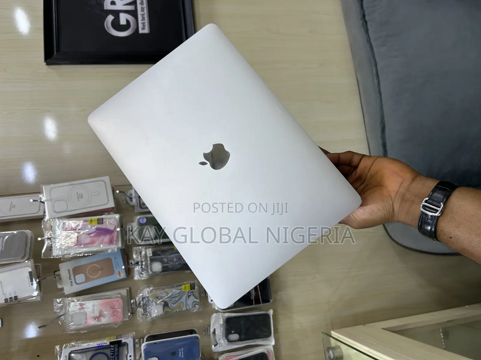 Laptop Apple MacBook Pro 2018 8GB Intel Core I5 SSD 256GB