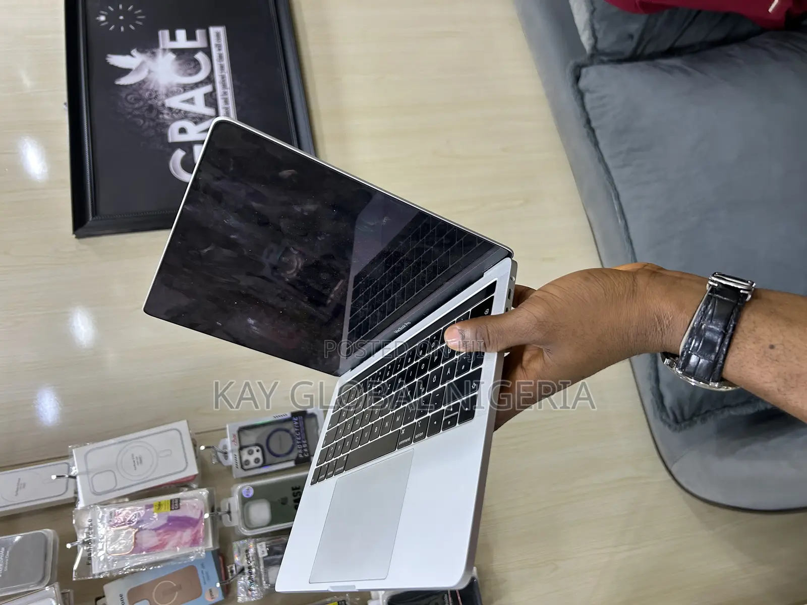 Laptop Apple MacBook Pro 2018 8GB Intel Core I5 SSD 256GB