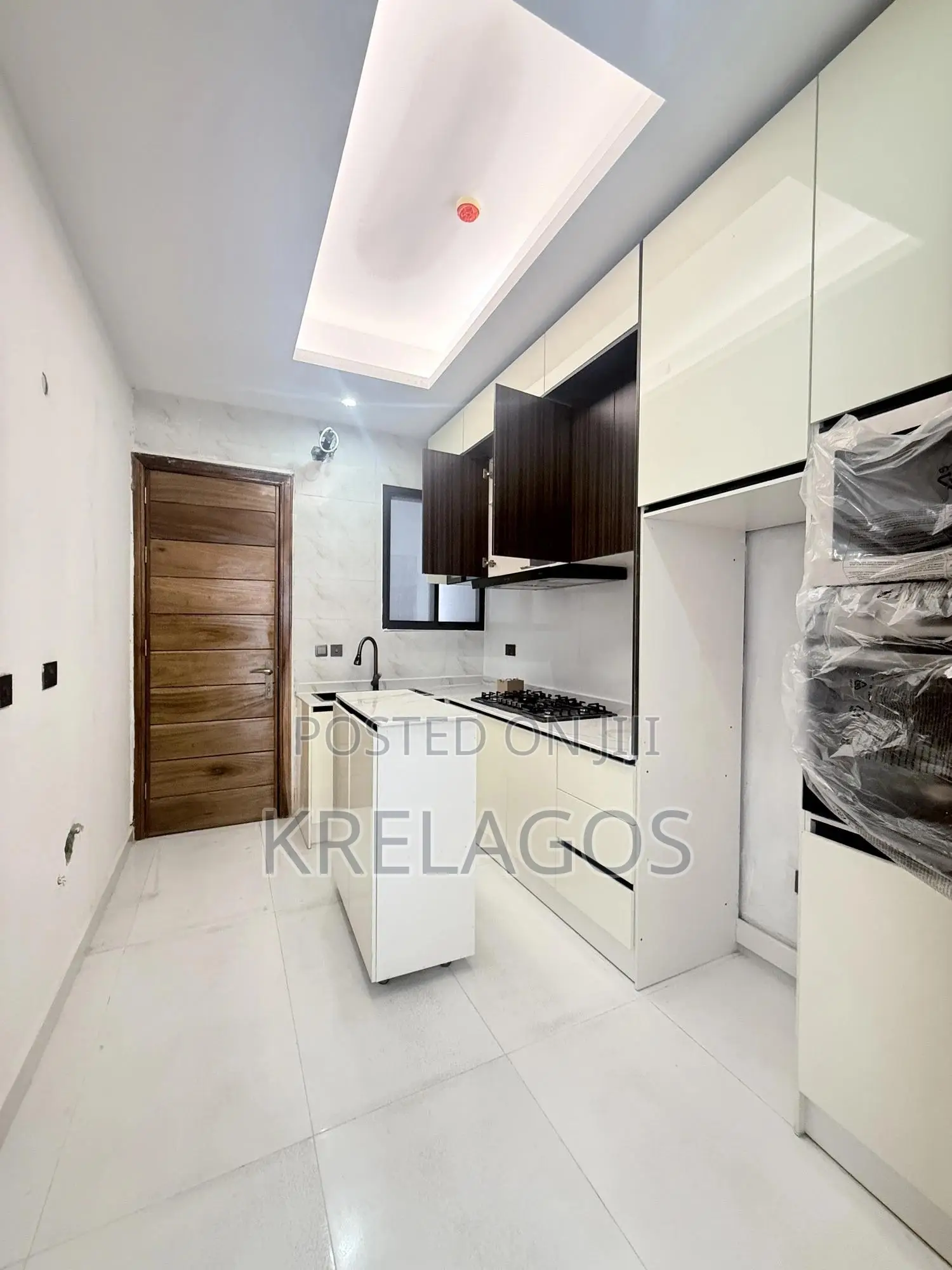 2bdrm Apartment in Lekki Phase 1 for sale