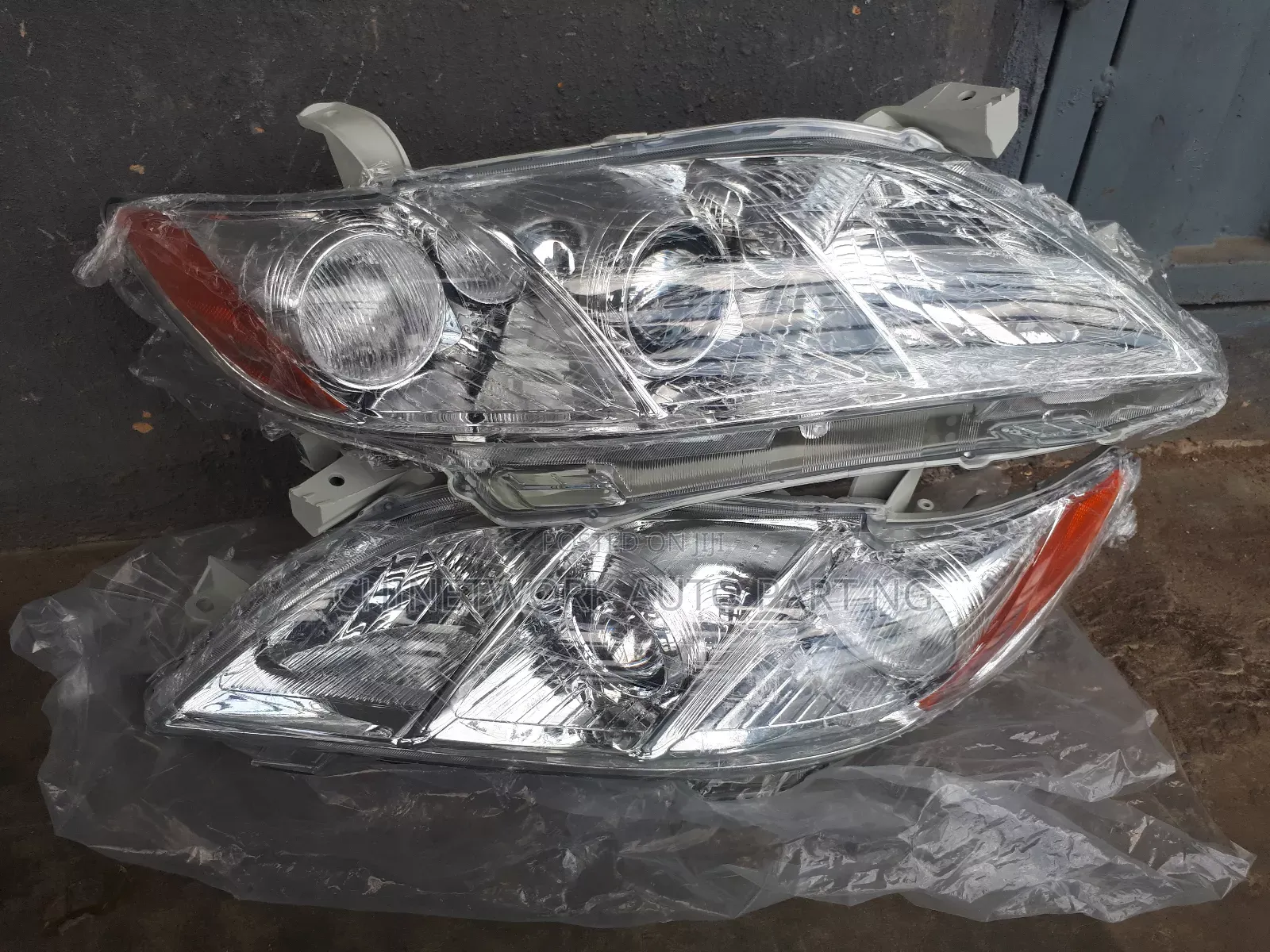 Toyota Brands New Camry Headlamps 2007