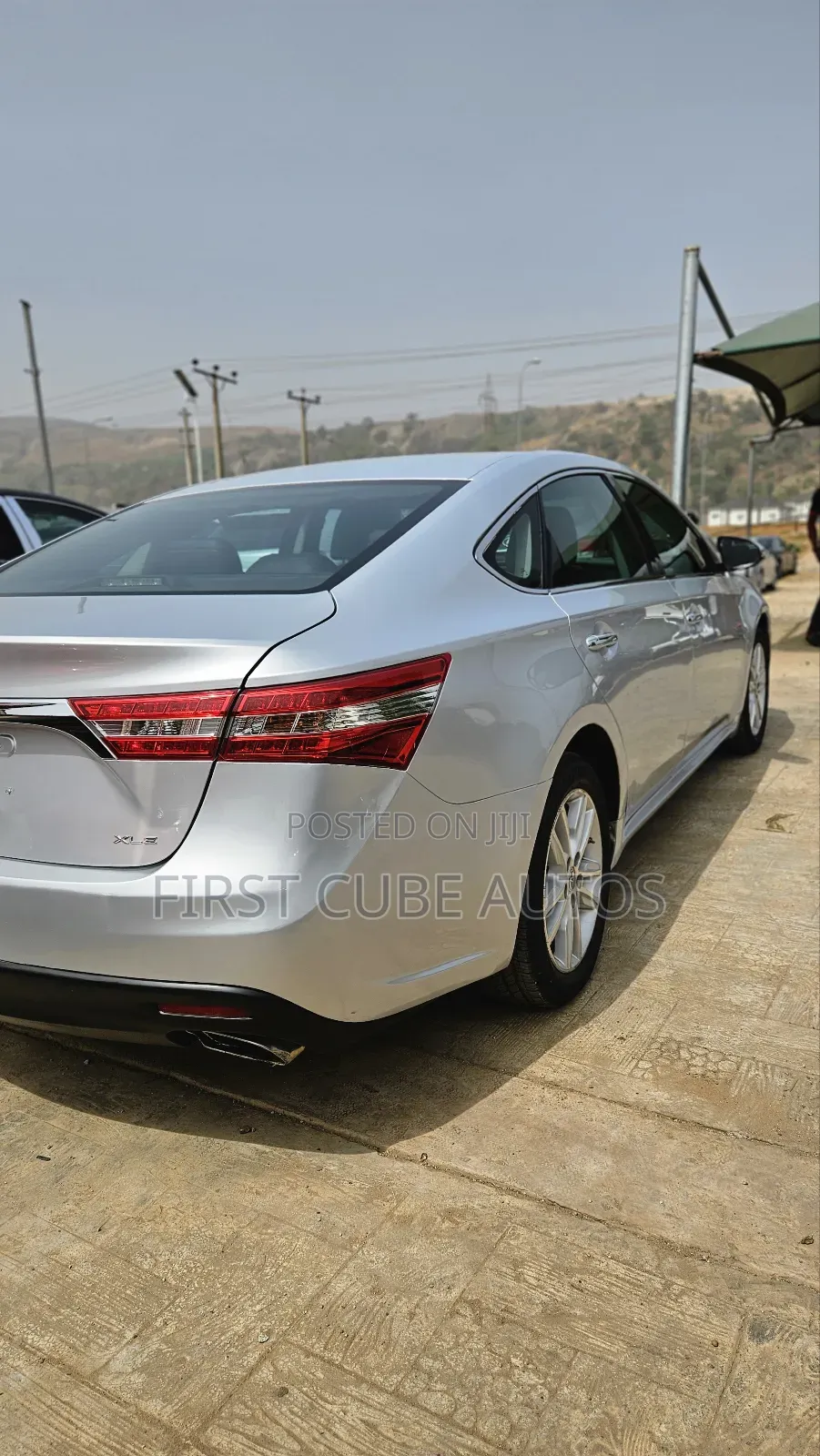 Toyota Avalon XLE Sedar FWD (3.5L 6cyl 6A) 2013 Silver