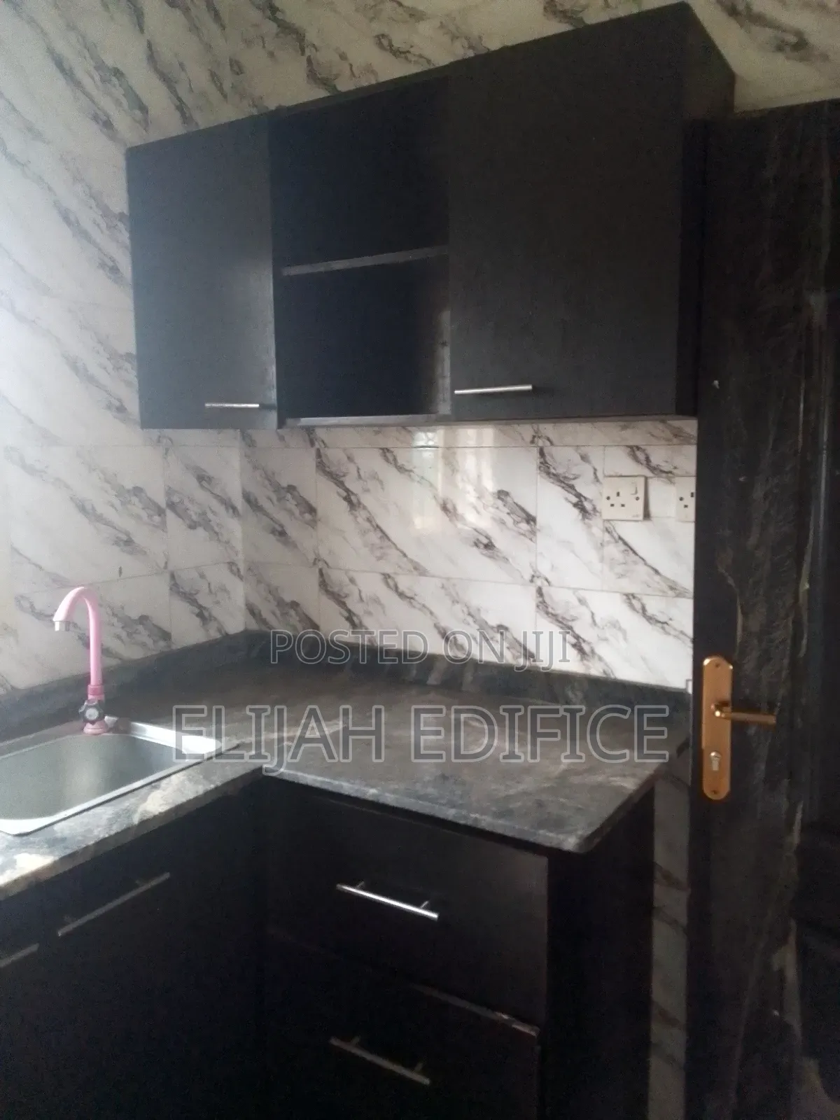 Furnished 6bdrm Duplex in Iyana Odo, Abule Egba for sale