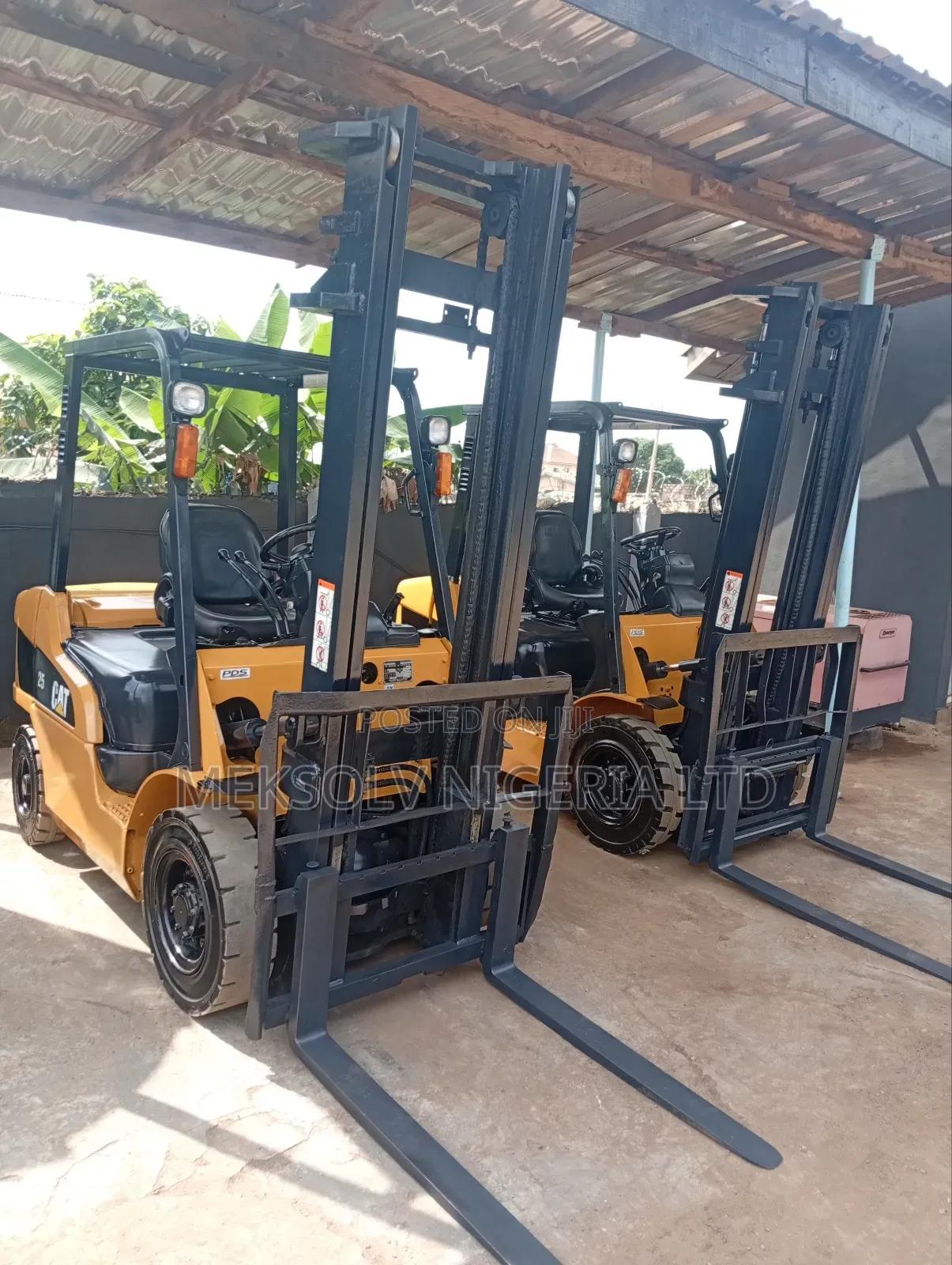 2.5tons Caterpillar Forklift