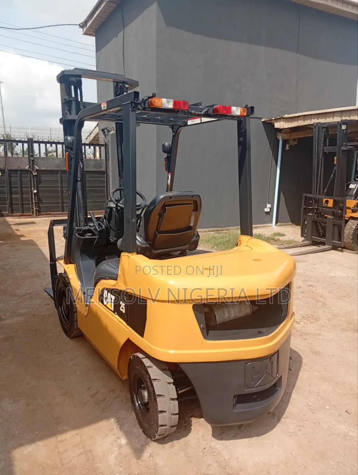 2.5tons Caterpillar Forklift